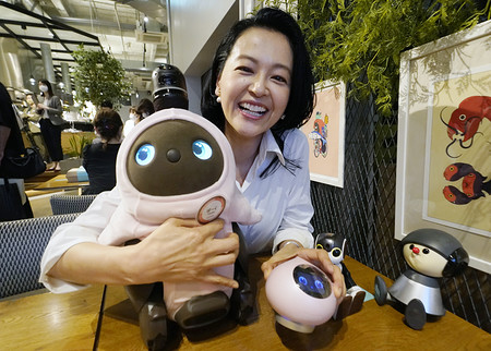 ◎ロボットカフェを訪れた黒谷友香さん